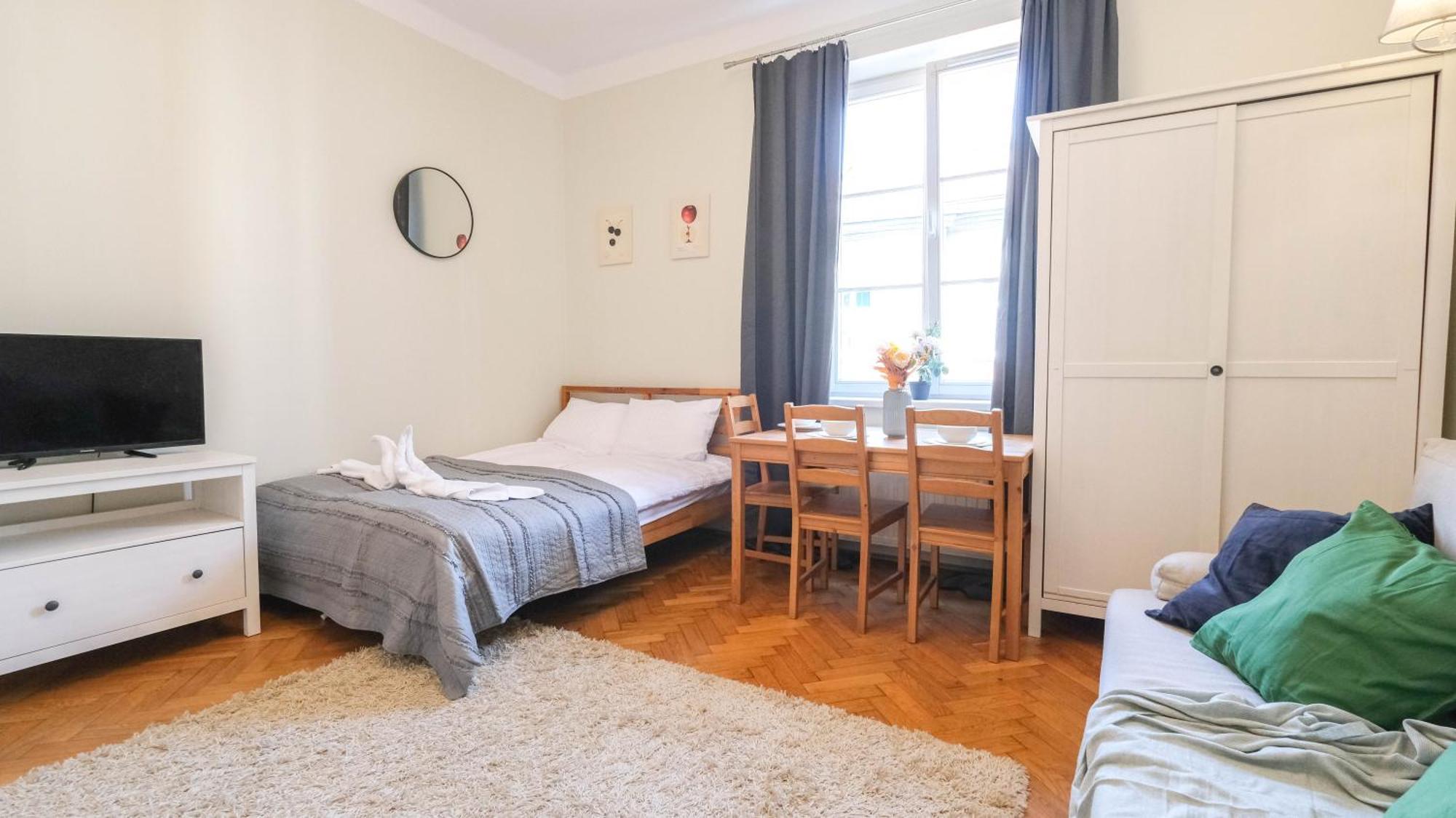 Station Aparthotel *